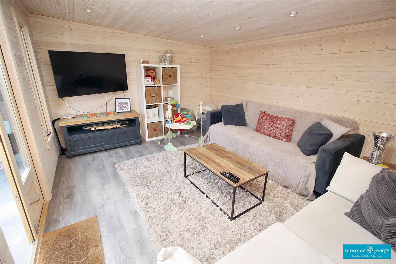 Charlville Drive, Calcot, Reading